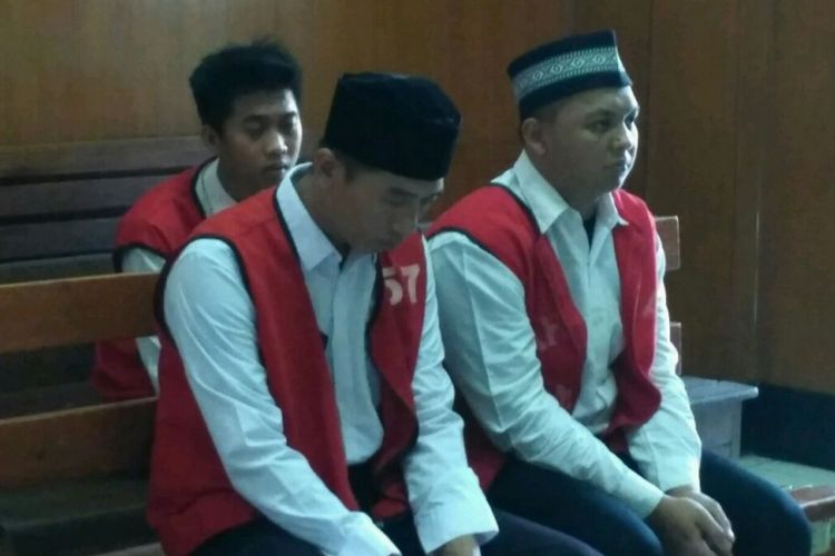 2 satpam Lottemart dalam sidang vonis di PN Surabaya