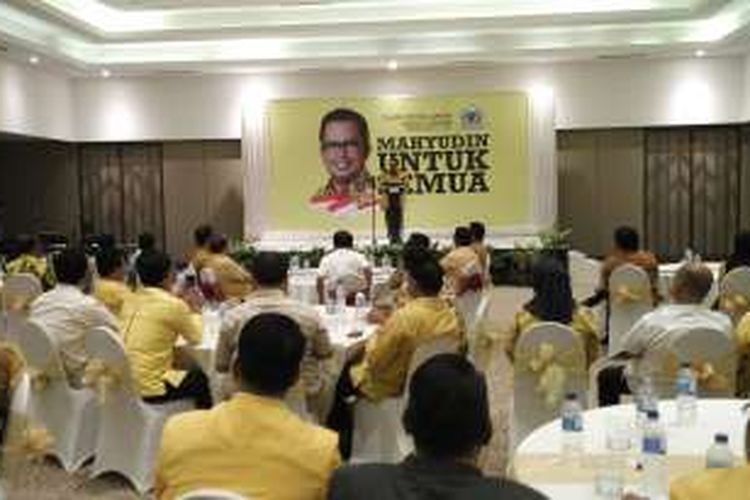 Mahyudin mendeklarasikan diri sebagai calon ketua umum Partai Golkar di
Banjarmasin, Kalimantan Selatan, Sabtu (13/2/2016).
