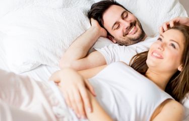 Suami Wajib Tahu, Cara Ekspresikan Cinta di Tempat Tidur Halaman ...