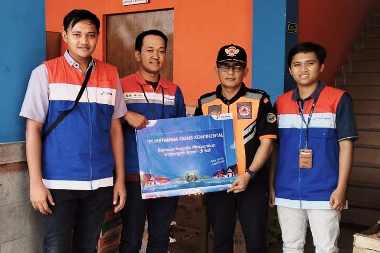 PT Pertamina International Shipping (PIS) melalui anak usaha PT Pertamina Trans Kontinental (PTK) menyalurkan bantuan bagi masyarakat terdampak musibah banjir di Bali (12/9/2025).
