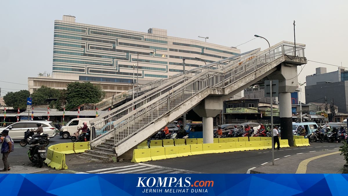 JPO Cawang Jaktim Rusak dan Tak Terawat, Warga Was-was Saat Menyeberang