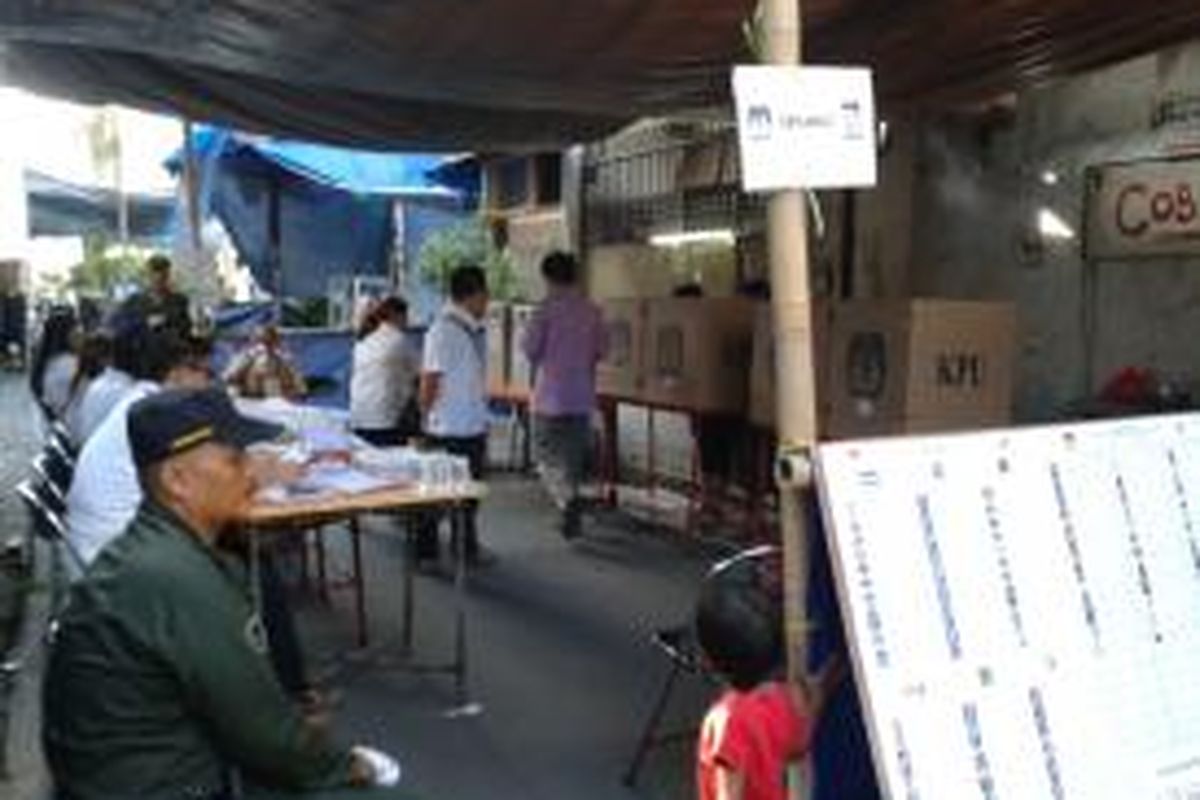 Suasana di tempat pemungutan suara di Petak Sembilan, Glodok, Jakarta Barat, Rabu (9/4/2014).