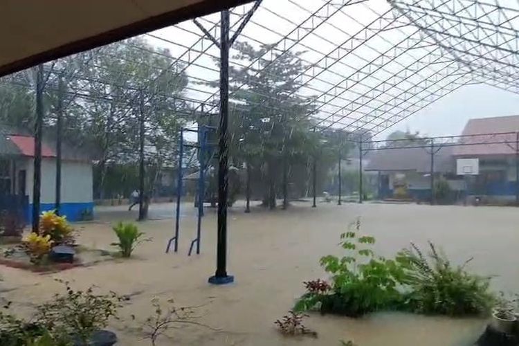 BMKG Ungkap Pemicu Hujan di Sumbar: Ada Pola Awan Memanjang dan Konvergensi Angin