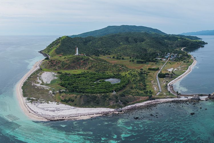 Perairan Wetar Barat di Kabupaten Maluku Barat Daya yang ditetapkan sebagai kawasan konservasi laut