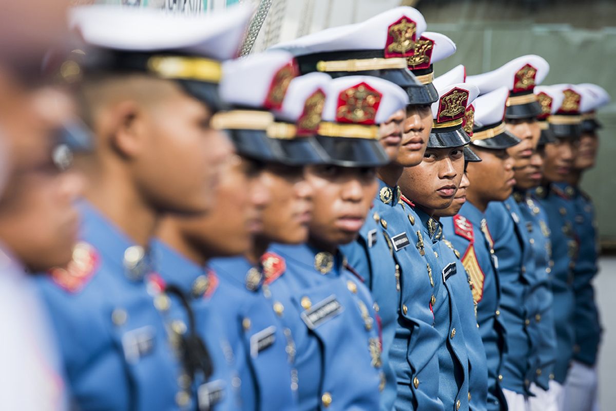 Taruna AAL tingkat III angkatan ke-66 mengikuti upacara HUT Ke-74 TNI di geladak KRI Bima Suci, Myanmar International Terminal Thilawa, Myanmar, Sabtu (5/10/2019). KRI Bima Suci bersandar di Myanmar selama tiga hari dan Prajurit TNI AL serta Taruna AAL tingkat III angkatan ke-66 akan melaksanakan sejumlah kegiatan di wilayah itu.