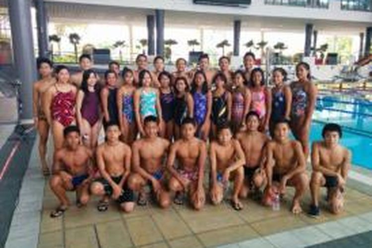 Atlet renang Indonesia ke 38th SEA Age Group Swimming Championship di Singapura