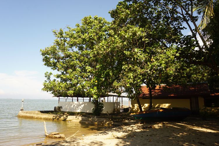 Pantai Labombo, Palopo, Sulawesi Selatan