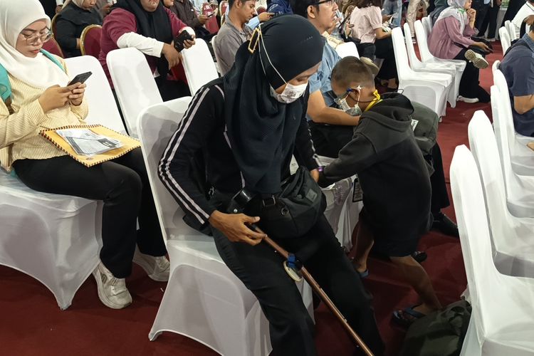 4 Bulan Menumpang Tidur di Masjid, Evi Berjuang Cari Kerja di Job Fair