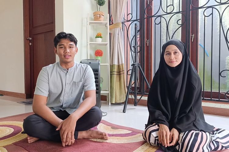 Gantikan Almarhum Ayah, Lalu Fasya Jadi Jemaah Haji Termuda di Usia 17 Tahun