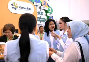 Selvi Gibran Rakabuming Raka Ajak Kelompok Ibu-Ibu Gabung Koperasi