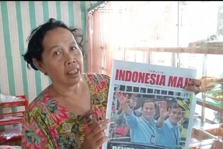 Tabloid Indonesia Maju beredar di Kota Semarang, Jawa Tengah.