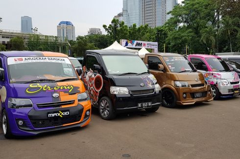 Ratusan Mobil Daihatsu Ikuti Final 