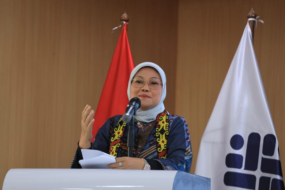 Menteri Ketenagakerjaan (Menaker) Ida Fauziyah dalam acara Brainstorming Program Pelayanan Balai K3 Samarinda dan Strategi Pengendalian Bahaya di Tempat Kerja di Samarinda, Kalimantan Timur, Sabtu (16/3/2024).
