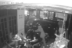 Terekam Kamera CCTV, 2 Maling Bawa Kabur Motor Warga di Cipayung