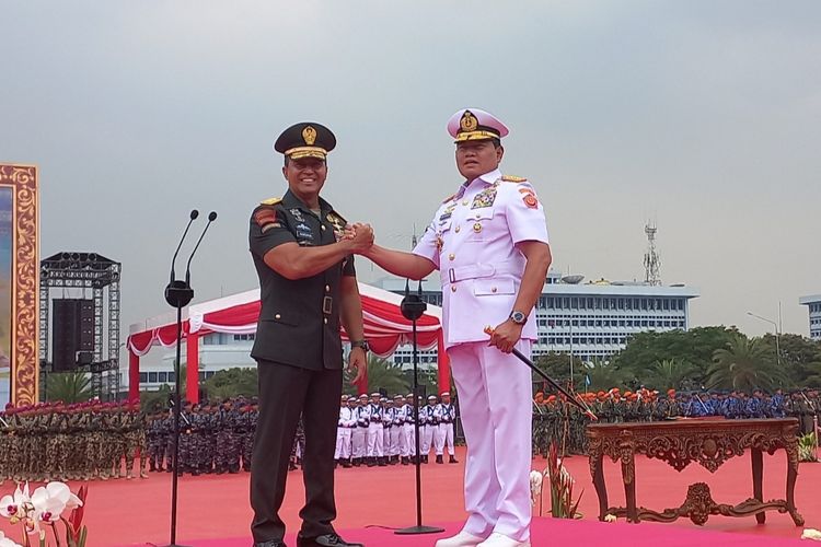 Jenderal Andika Perkasa mengungkapkan sejumlah warisan untuk Laksamana Yudo Margono, Panglima TNI yang baru.  Hal itu diungkapkan Andika usai acara serah terima jabatan Panglima TNI di Markas Besar TNI, Cilangkap, Jakarta Timur, Selasa (20/12/2022).