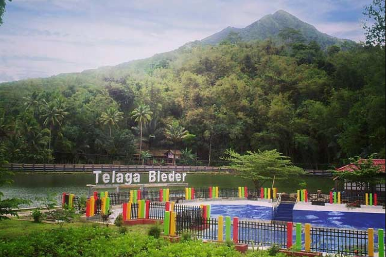 Telaga Bleder, salah satu tempat wisata Magelang.