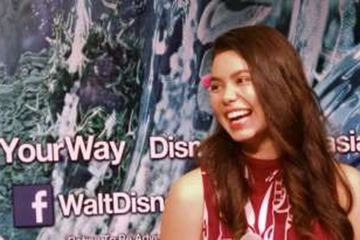 Auli'i Cravalho berpose usai jumpa pers film Moana di Marina Bay Sand Convention Center, Singapura, Selasa (8/112016).