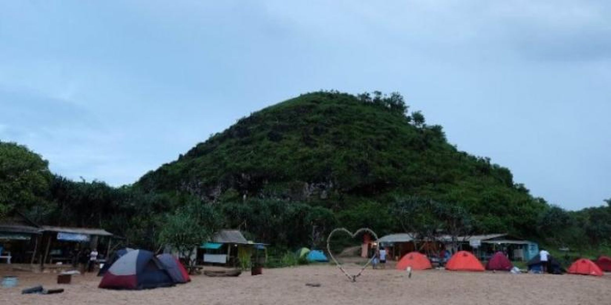 Berkemah Di Ngrumput Pantai Di Gunungkidul Yang Masih Sepi