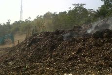 Sampah Beracun di Citarum Terbakar, Sekampung Diselimuti Asap