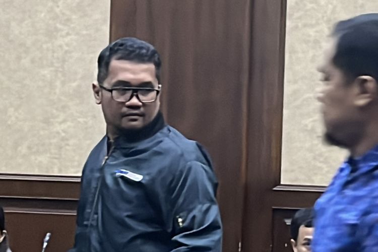 Momen Pengacara Hasto Minta Penyidik KPK Rossa Purbo Bekti Tunjukkan KTP