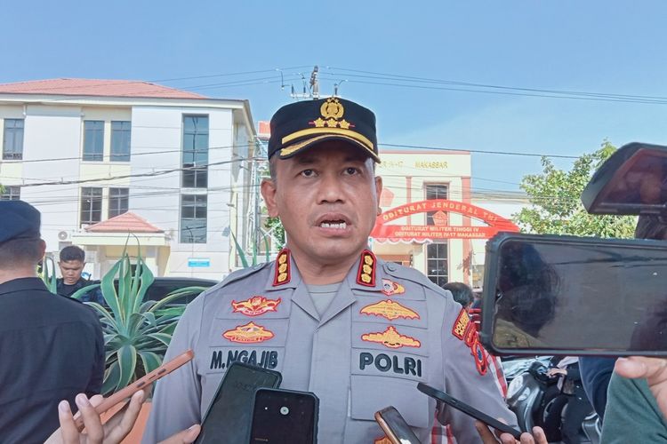 Kapolrestabes Makassar Kombes Pol Mokhamad Ngajib saat diwawancarai awak media di Jalan A P Pettarani, Kota Makassar, Sulawesi Selatan (Sulsel).