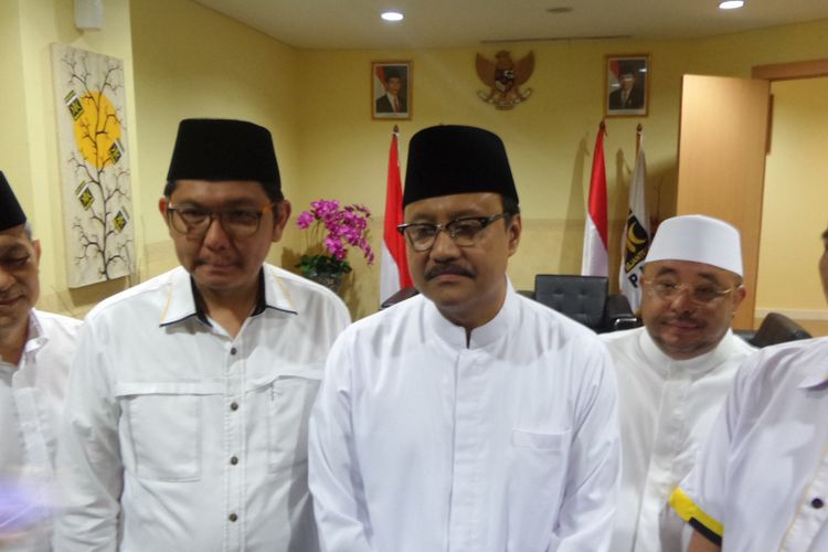 Saifullah Yusuf atau Gus Ipul menerima dukungan dari DPP PKS sebagai calon gubernur Jawa Timur di Kantor DPP PKS Jakarta, Rabu (10/1/2018).