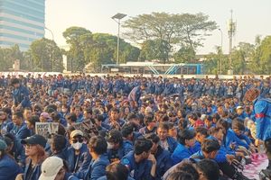 Massa Mahasiswa Kepung DPR, Teriakkan 'Mana Pimpinan DPR?'
