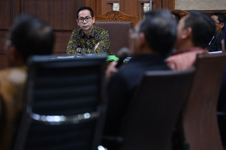 Terdakwa kasus tindak pidana pencucian uang dan korupsi Tubagus Chaeri Wardana alias Wawan menjalani sidang di Pengadilan Tipikor Jakarta Pusat, Jakarta, Senin (6/1/2020). Sidang lanjutan tersebut beragendakan pemeriksaan saksi yang dihadirkan Jaksa Penuntut Umum KPK. 