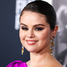 Selena Gomez Rehat dari Media Sosial, gara-gara Hailey Bieber?