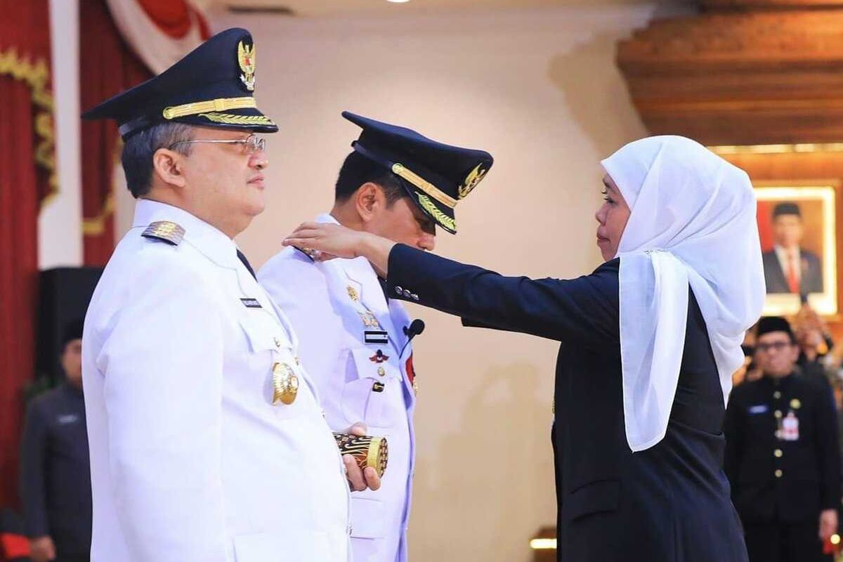 Pelantikan Pj Bupati Sampang Budi Arifiyanto dan Pj Wali Kota Probolinggo Nurkholis di Gedung Grahadi Surabaya, Selasa (30/1/2024) malam.
