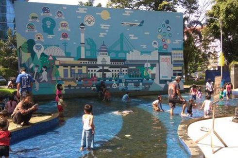 Main Air Gratis di Taman Sejarah Bandung