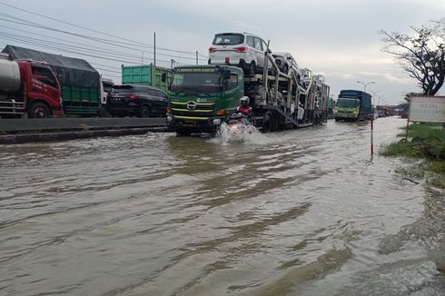 Banjir Rob, Jalur Pantura Demak Macet Berjam-jam