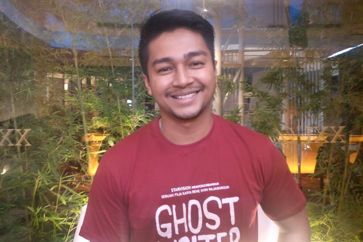 Deva Mahenra ditemui usai screening dan jumpa pers film Ghost Writer di XXI Epicentrum, Kuningan, Jakarta Selatan, Selasa (28/5/2019),