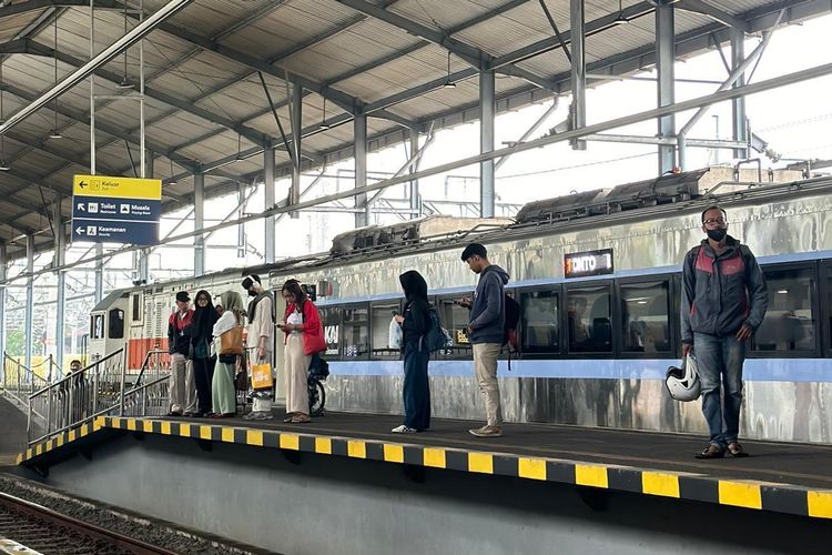 54 Perjalanan KA Hari Ini Dibatalkan Akibat Kereta Anjlok: Cara Refund dan Ganti Jadwal
