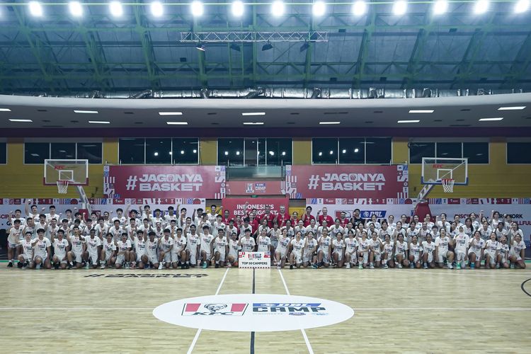 Pelaksanaan ajang pelatihan basket remaja terbesar di Indonesia, KFC DBL Camp 2023 berlangsung sejak Senin (8/5/2023) hingga Minggu (14/5/2023) di GOR Soemantri Brodjonegoro.