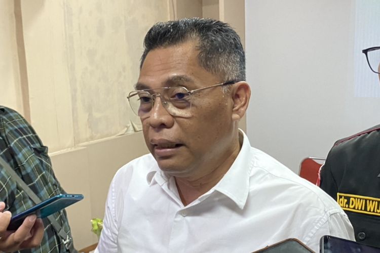 Kepala Dispendukcapil Kota Surabaya Eddy Christijanto, Selasa (2/7/2024).