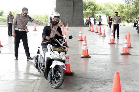 Dirlantas Polda Jatim Buka Suara soal Protes Ibu yang Anaknya 13 Kali Gagal Ujian SIM di Gresik