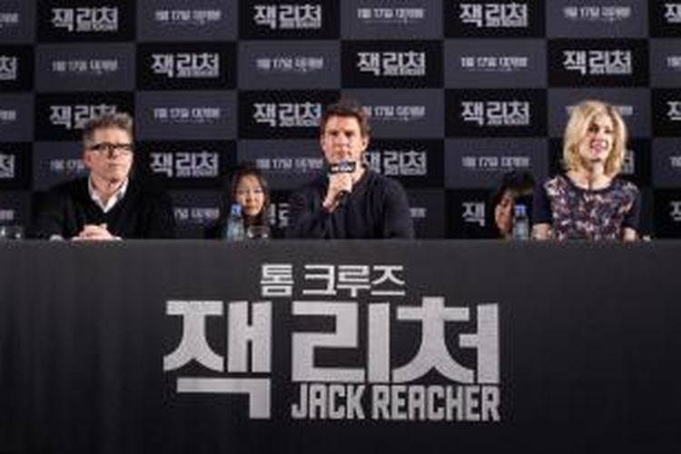  Christopher McQuarrie dan Tom Cruise mengadakan jumpa pers terkait film mereka, Jack Reacher.