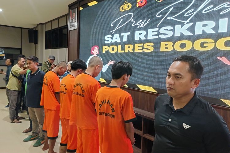 Polisi menetapkan 4 orang tersangka sebagai provokator rencana penyerangan ke Satlat Brimob Cikeas Bogor