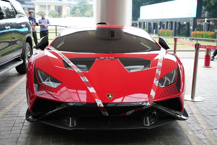 Kejagung Sita Lamborghini Milik Tersangka Korupsi Izin Tambang, Sempat Disimpan di Dalam Gang