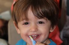 Ingin Gigi Anak Sehat dan Kuat? Hentikan Kebiasaan Buruk Ini