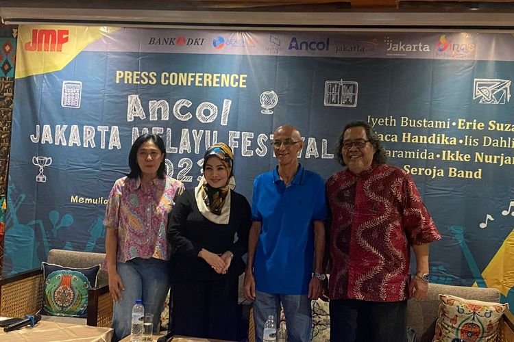 Erie Suzan dan Cici Paramida dalam jumpa pers Jakarta Melayu Festival di Al Jazeerah, Cikini, Jakarta Pusat, Minggu (20/8/2023). 