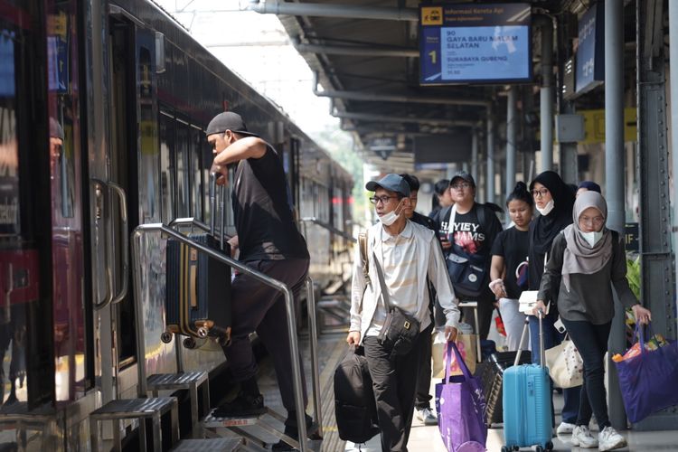 Erupsi Anak Krakatau, Penumpang KA Daop 1 Jakarta Naik 16 Persen