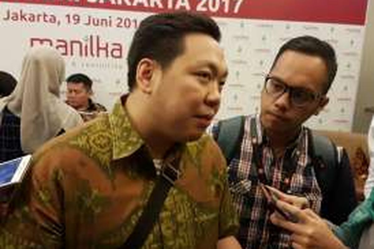 Politisi PDI-P, Charles Honoris saat diskusi survei Manilka di Hotel Cemara, Jalan KH Wahid Hasyim, Jakarta Pusat, Minggu (19/6/2016)