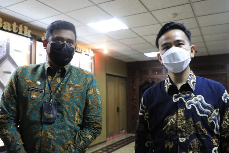 Wali Kota Solo, Gibran Rakabuming Raka dan Wali Kota Medan, Bobby Nasution menyempatkan mampir bertemu Gubernur Jawa Tengah, Ganjar Pranowo di kantornya, Senin (28/3/2022).