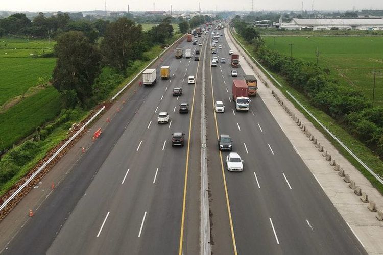 Penyesuaian tarif integrasi Jalan Tol Jakarta-Cikampek dan Jalan Layang MBZ diberlakukan mulai Sabtu (09/03/2024) pukul 00.00 WIB.