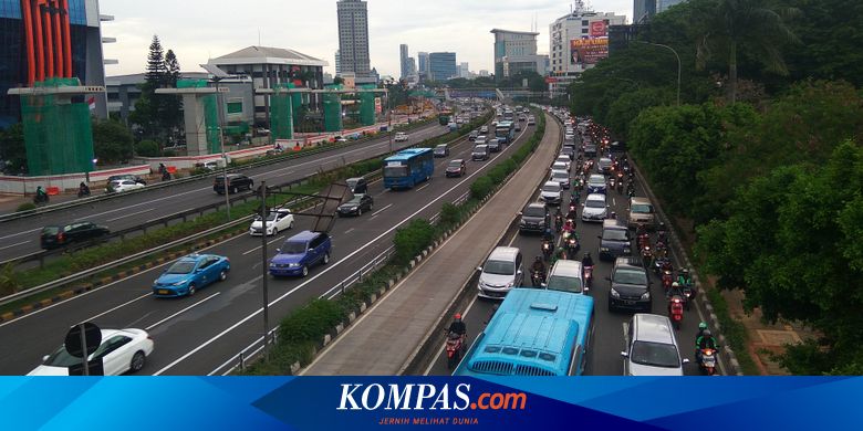 Belajar Cara Menjaga Jarak Aman saat Mengemudi di Jalan