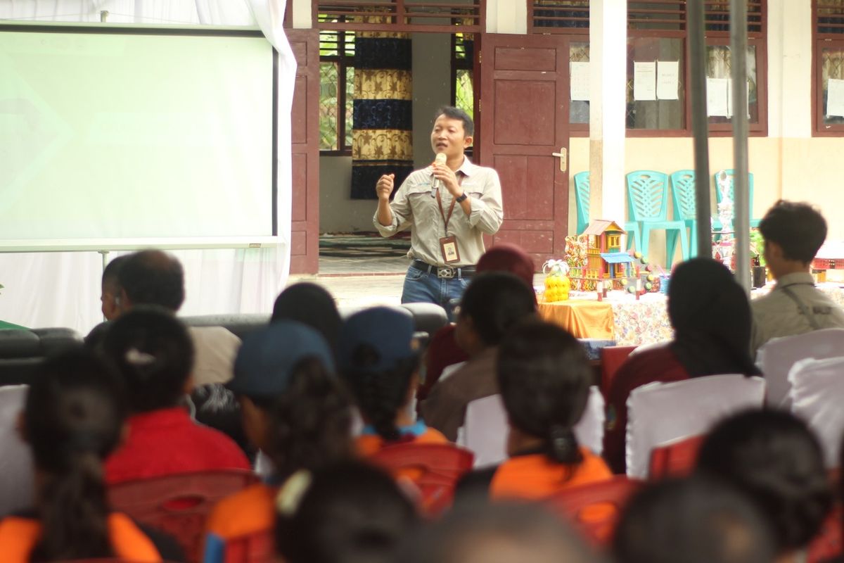 Direktur Operasi dan Produksi Antam Hartono 