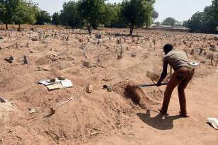 Sekitar 350 jasad dikabarkan dikubur massal usai bentrokan antara militer dan pendukung ulama syiah di Nigeria, Desember 2015 lalu.  