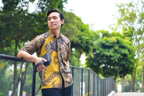 Bolehkah Menggulung Lengan Kemeja Batik? Laki-laki Wajib Tahu!